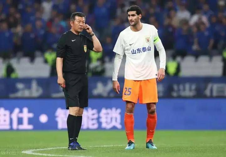 他的昂扬对准她湿润的入口视频